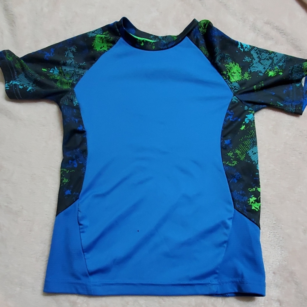 Tops - Picture 4 of 8